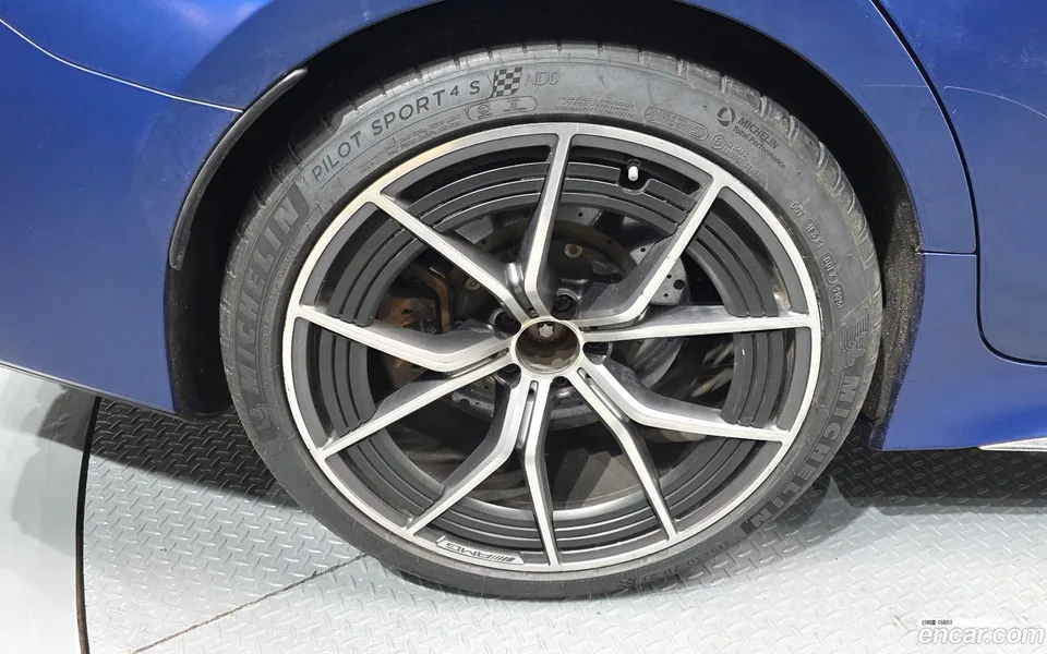 Mercedes-Benz AMG GT 4 63 S 4MATIC+ 2023 — миниатюра 5