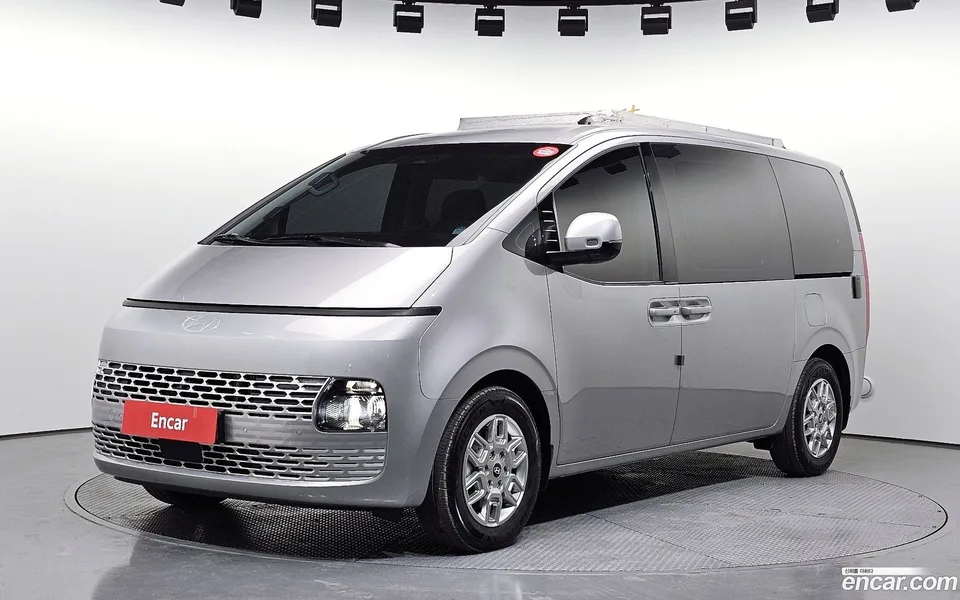 Hyundai Staria HEV 1.6 2024 — фото 1, купить с доставкой в Москву