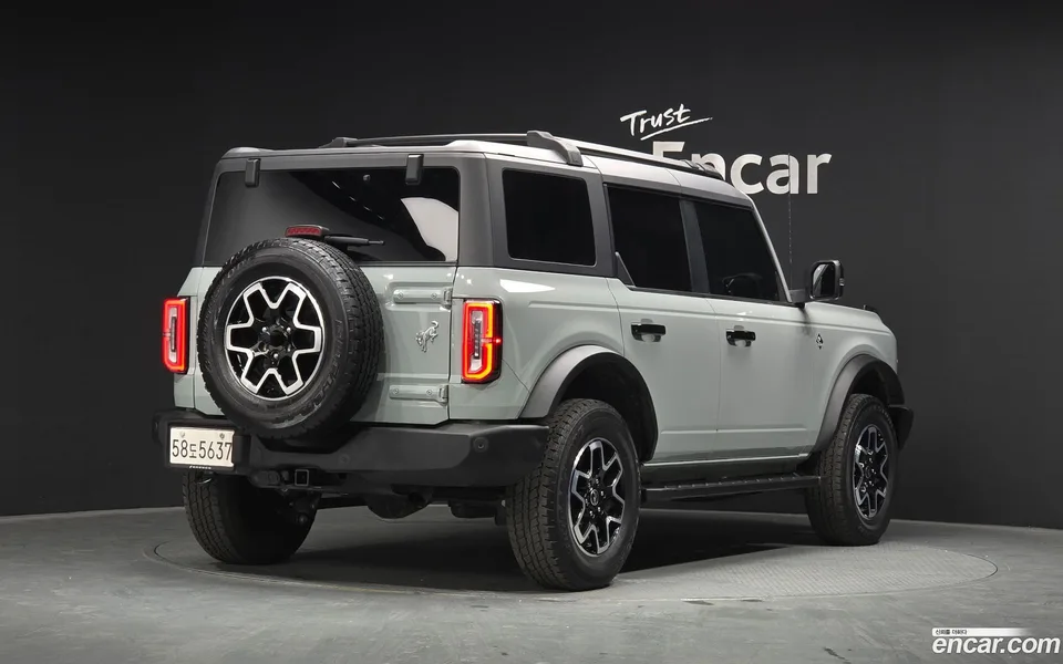Ford Bronco 2.7 2023 — миниатюра 2