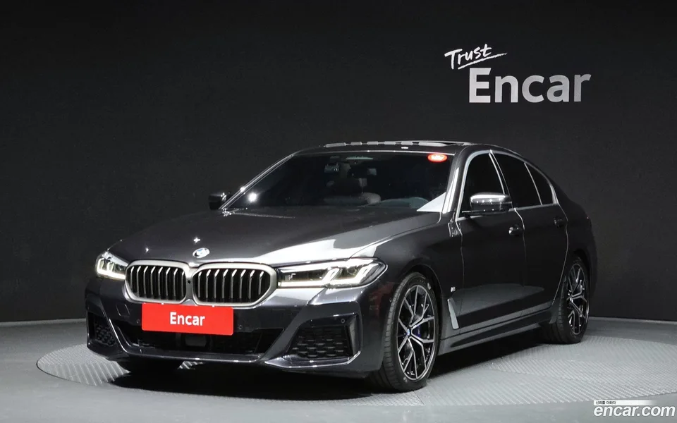 BMW 5 Series 530i M 2022 — фото 1, купить с доставкой в Москву