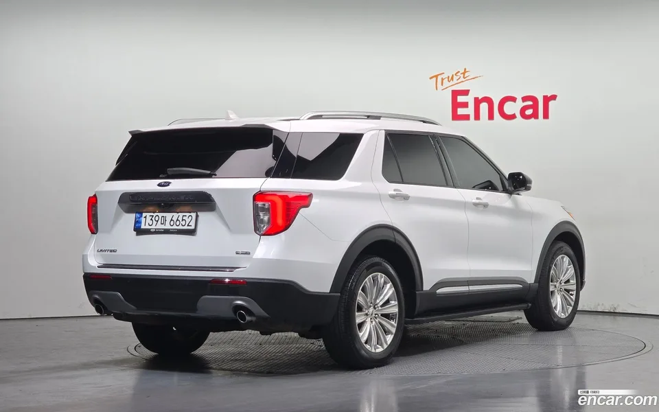 Ford Explorer 3.3 2022 — миниатюра 2