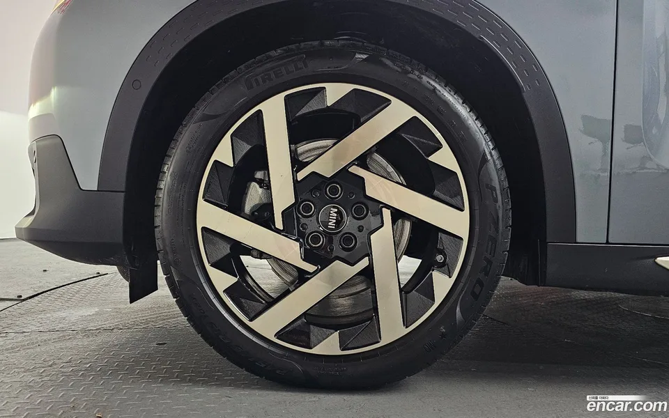 MINI Cooper Countryman Electric ALL4 SE 2025 — миниатюра 5