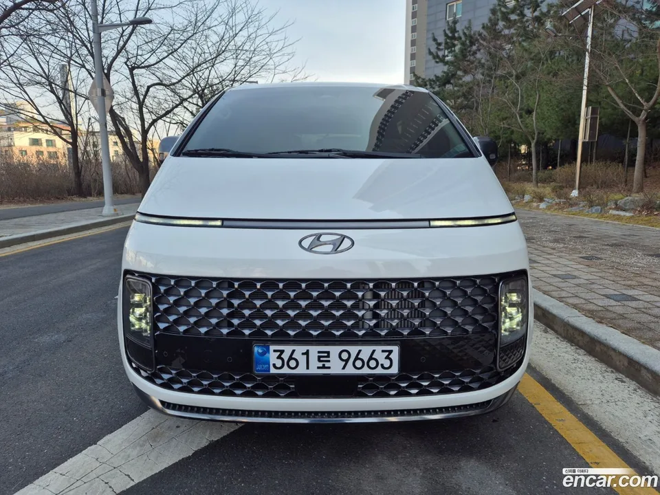 Hyundai Staria 9 2022 — миниатюра 2