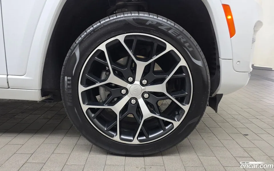 Jeep Grand Cherokee 4xe 2023 — миниатюра 5