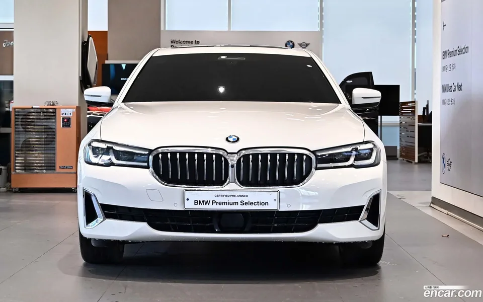BMW 5 Series 530i 2023 — миниатюра 2