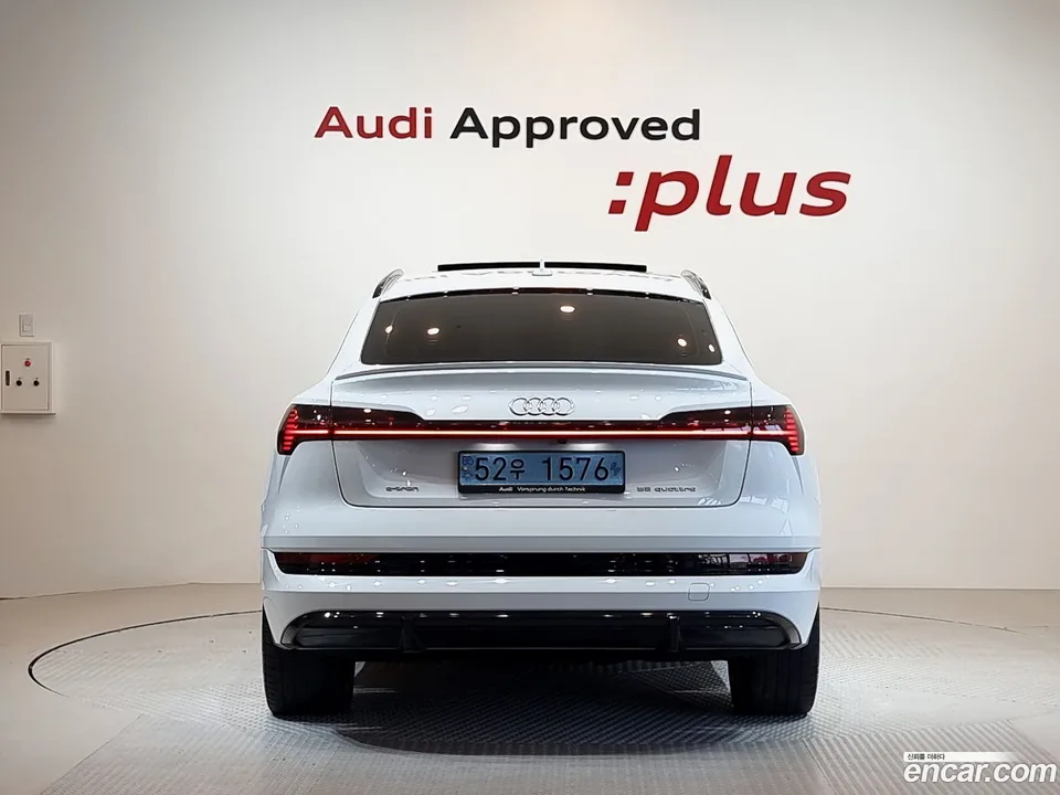 Audi e-tron 55 2023 — миниатюра 4