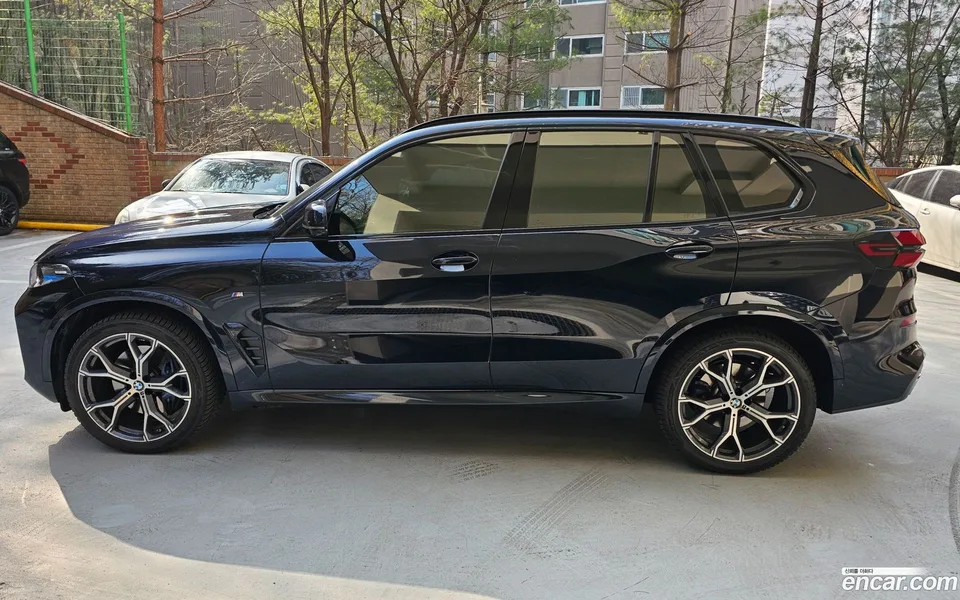 BMW X5 xDrive 40i M 2023 — миниатюра 4