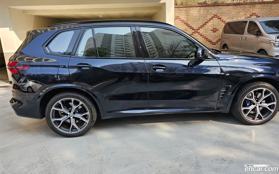 BMW X5 xDrive 40i M 2023 — миниатюра 5