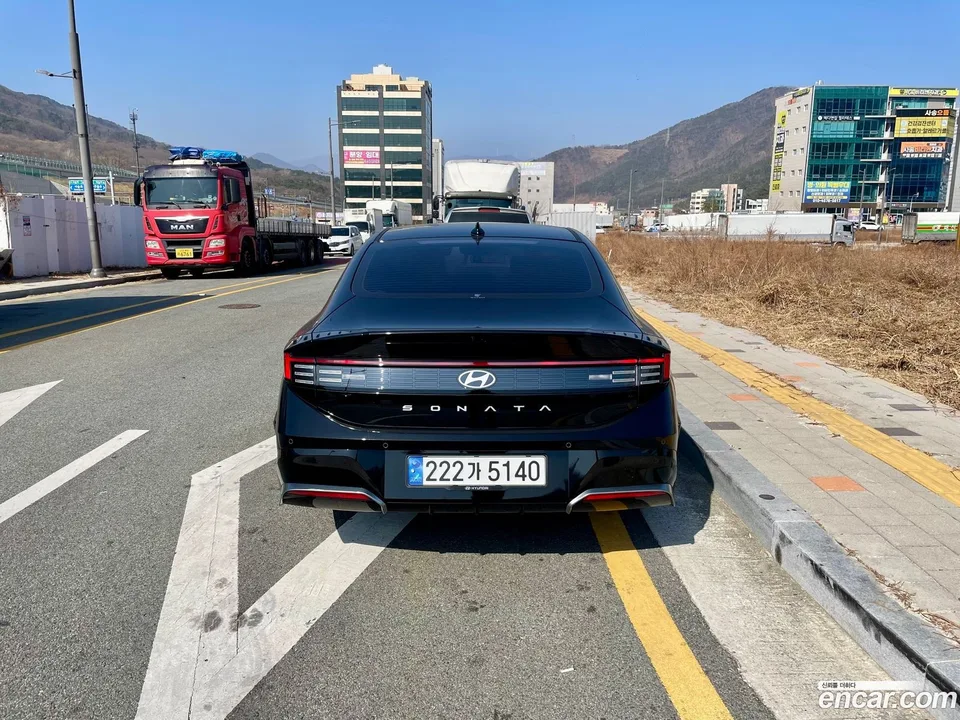 Hyundai Sonata The Edge Hybrid 2024 — миниатюра 5