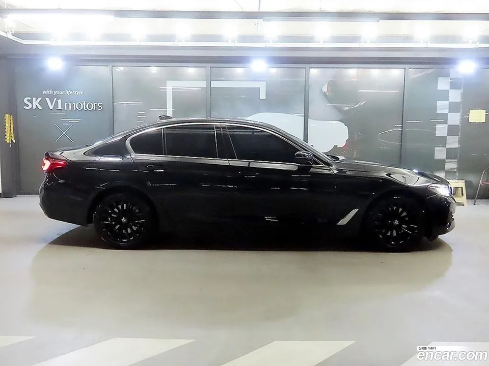 BMW 5 Series 520i 2022 — миниатюра 3