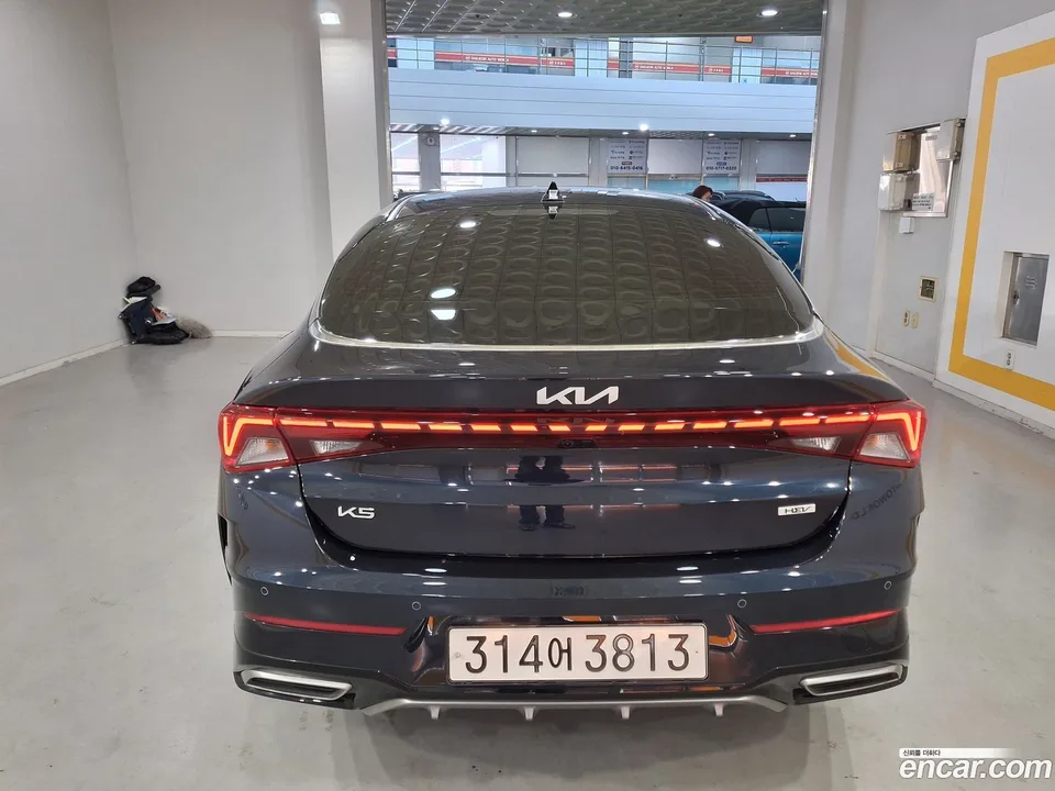 Kia K5 Hybrid 2023 — миниатюра 5