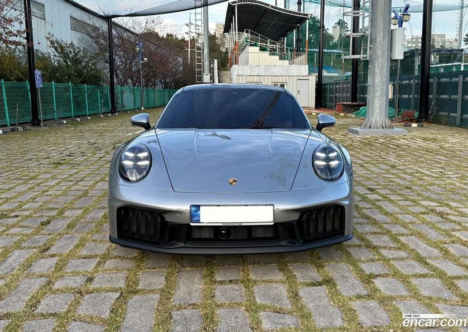 Porsche 911 (992) GTS 2025 — миниатюра 5