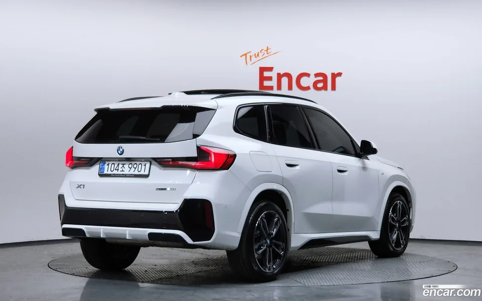 BMW X1 sDrive 20i M 2023 — миниатюра 2