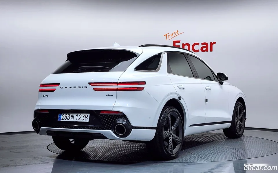 Genesis GV70 2.5T AWD 2023 — миниатюра 2