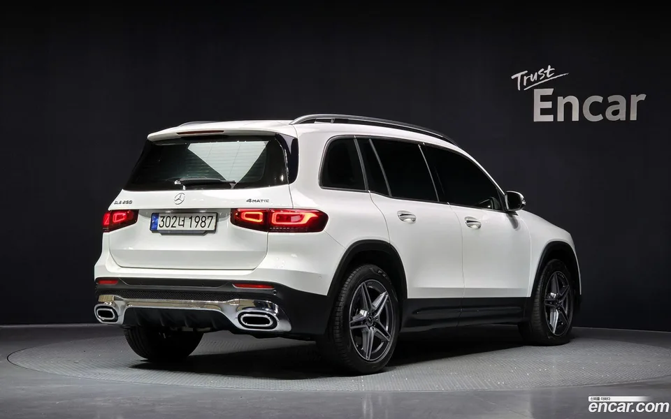 Mercedes-Benz GLB-Class GLB250 4MATIC 2022 — миниатюра 2