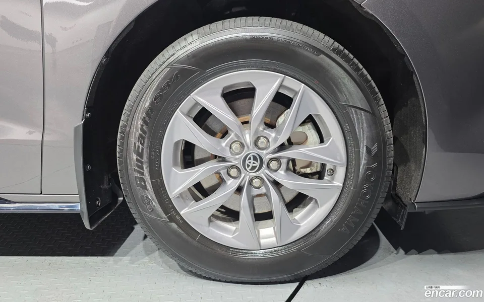 Toyota Sienna 2.5 AWD 2023 — миниатюра 5