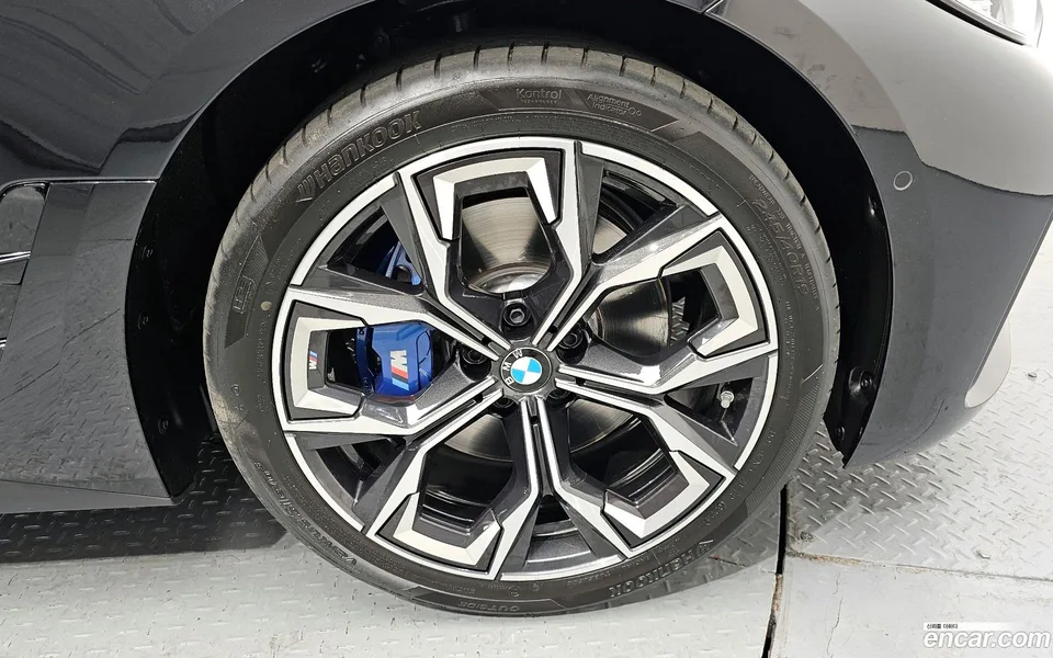 BMW 4 Series 420i M 2024 — миниатюра 5