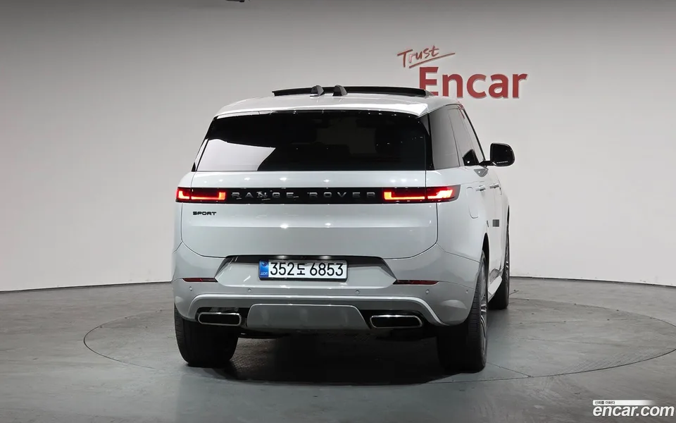 Land Rover Range Rover Sport P550E HSE 2025 — миниатюра 4