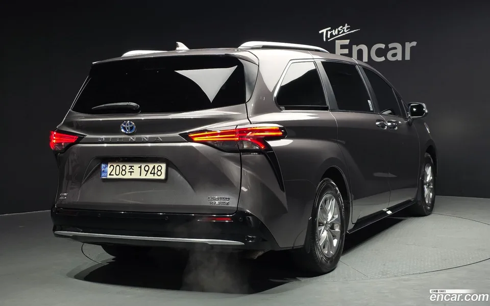 Toyota Sienna 2.5 AWD 2023 — миниатюра 2