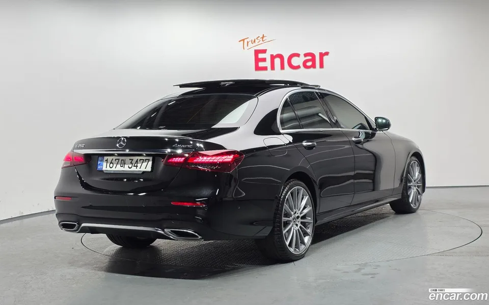 Mercedes-Benz E-Class E350 4MATIC AMG Line 2022 — миниатюра 2