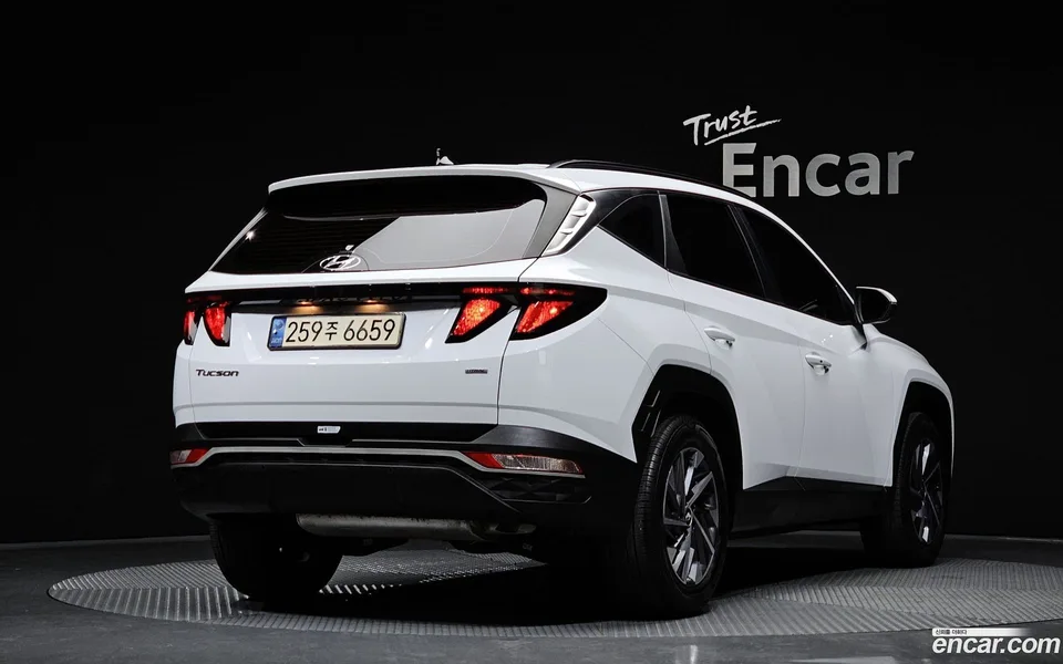 Hyundai Tucson 1.6 4WD 2022 — миниатюра 2