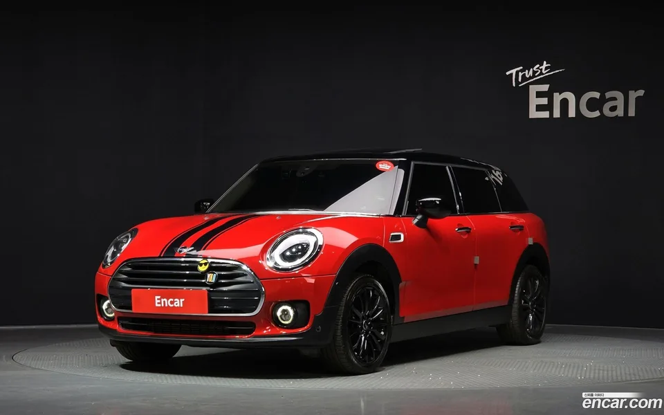 MINI Cooper Clubman 2023 — фото 1, купить с доставкой в Москву