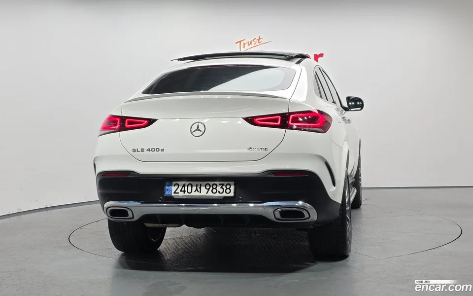 Mercedes-Benz GLE-Class GLE400d 4MATIC 2022 — миниатюра 4