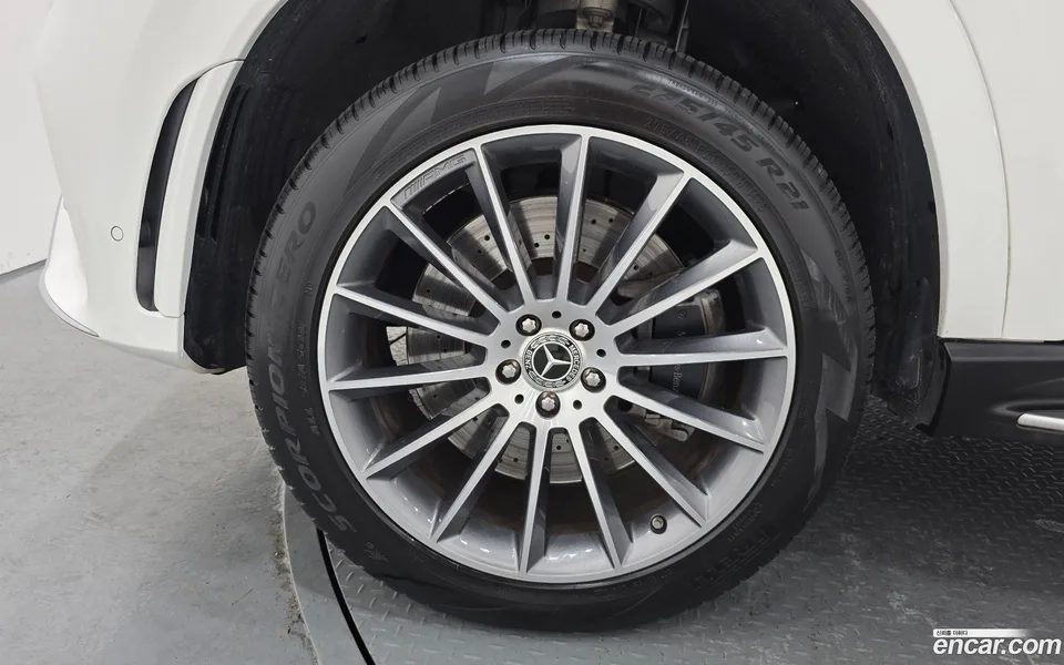 Mercedes-Benz GLE-Class GLE400d 4MATIC 2022 — миниатюра 5