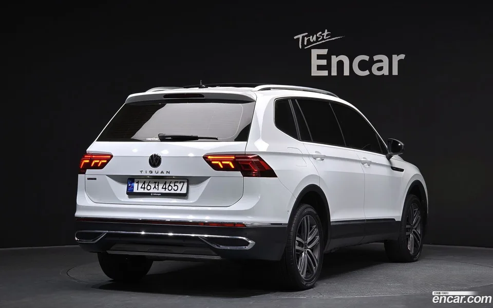Volkswagen Tiguan Allspace 2.0 TSI 2023 — миниатюра 2