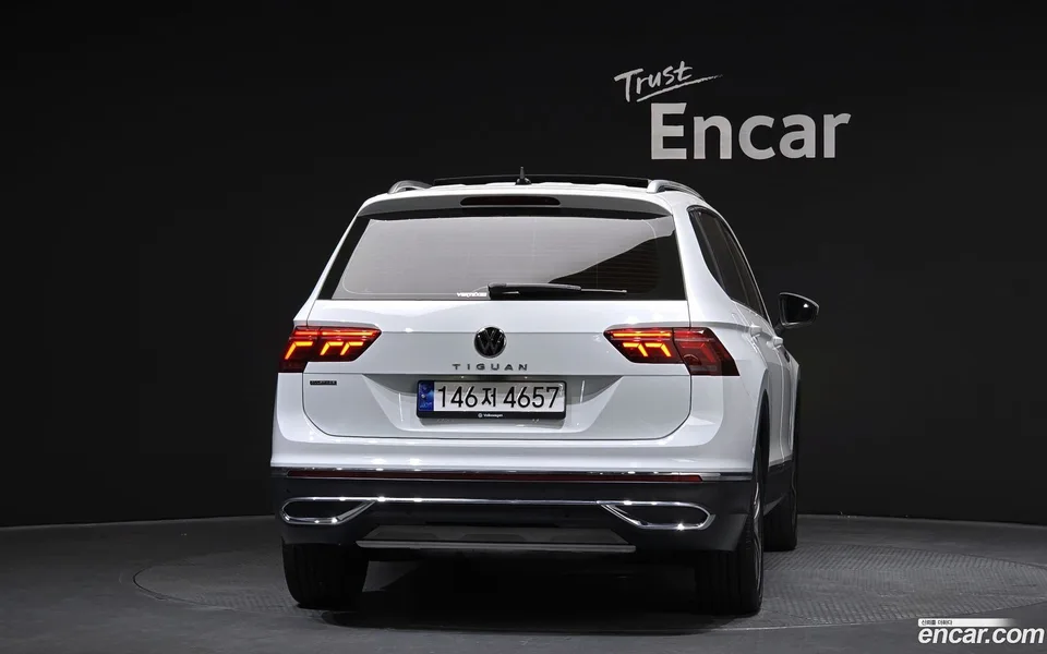 Volkswagen Tiguan Allspace 2.0 TSI 2023 — миниатюра 4