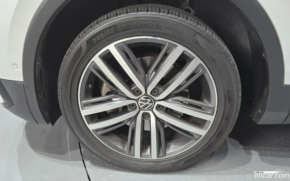 Volkswagen Tiguan Allspace 2.0 TSI 2023 — миниатюра 5