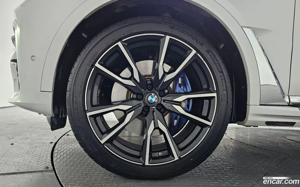BMW X7 xDrive 40i M 6 2022 — миниатюра 5