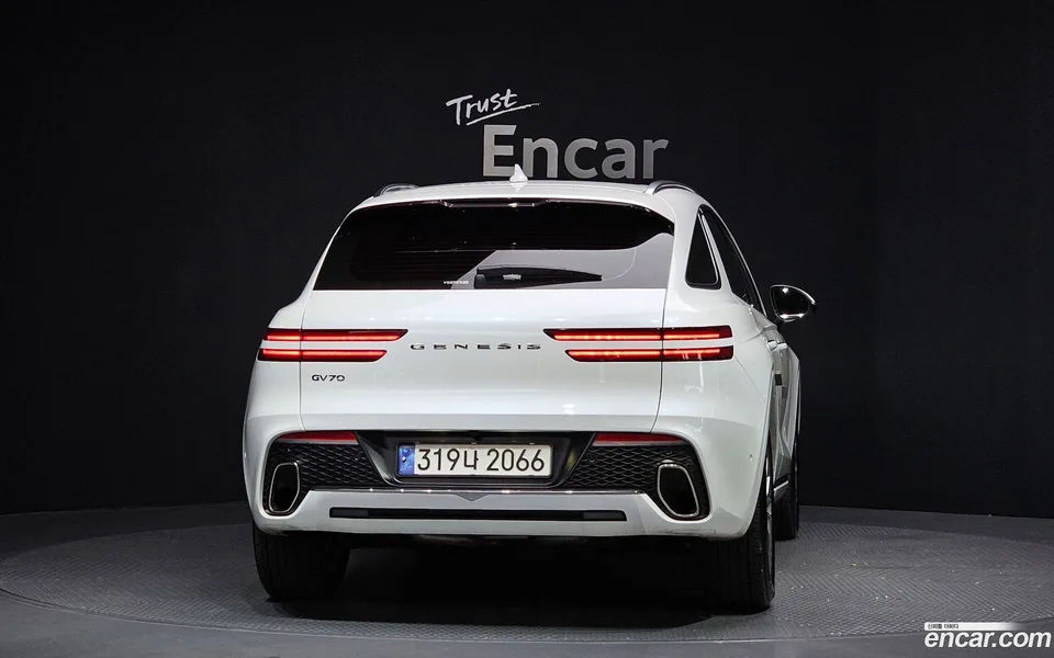 Genesis GV70 2.5T 2WD 2023 — миниатюра 3