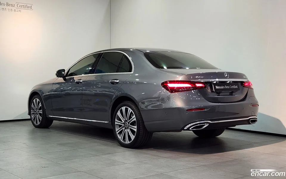 Mercedes-Benz E-Class E300e 4MATIC 2023 — миниатюра 2