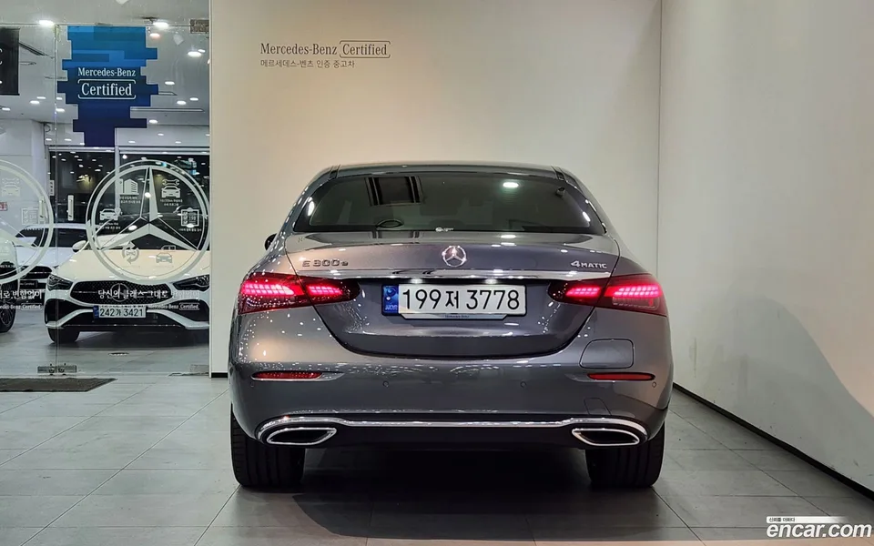 Mercedes-Benz E-Class E300e 4MATIC 2023 — миниатюра 4