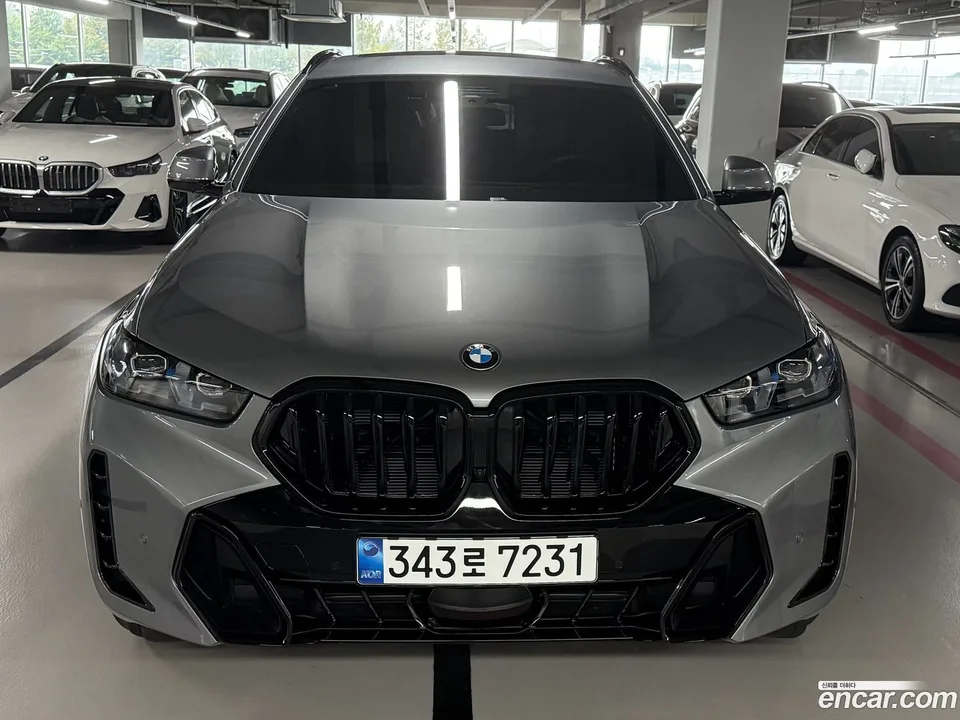 BMW X6 (G06) xDrive40i M 2025 — фото 1, купить с доставкой в Москву