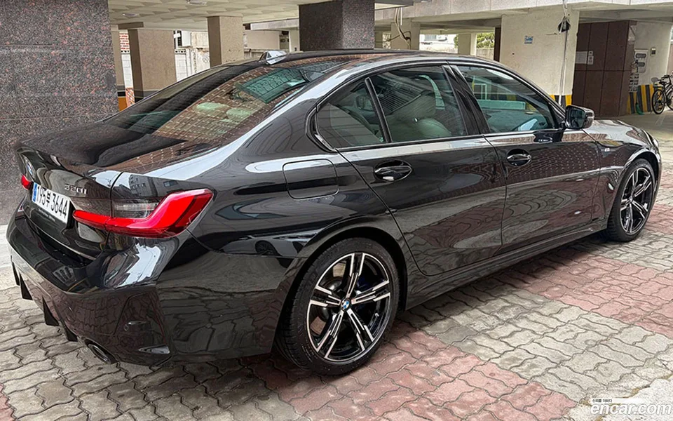 BMW 3 Series 320i M 2023 — миниатюра 3