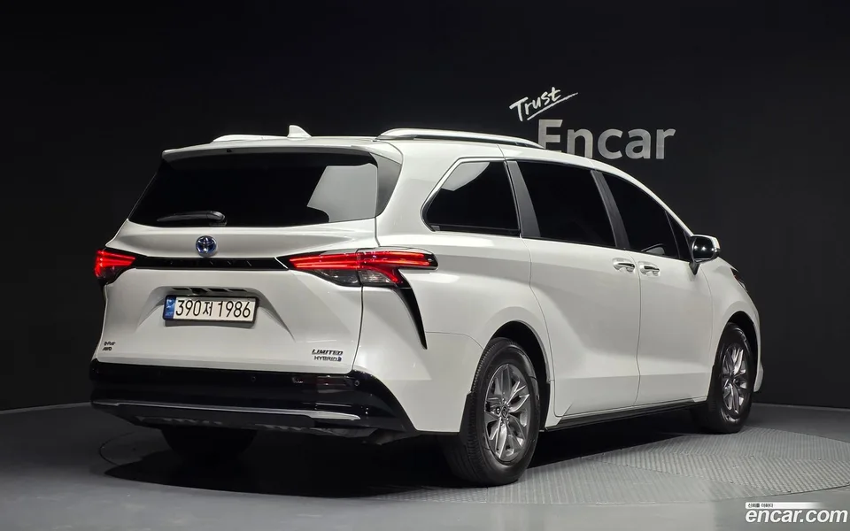 Toyota Sienna 2.5 AWD 2024 — миниатюра 2