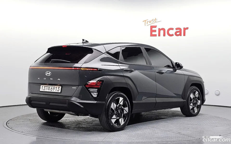 Hyundai Kona 1.6 4WD 2023 — миниатюра 2