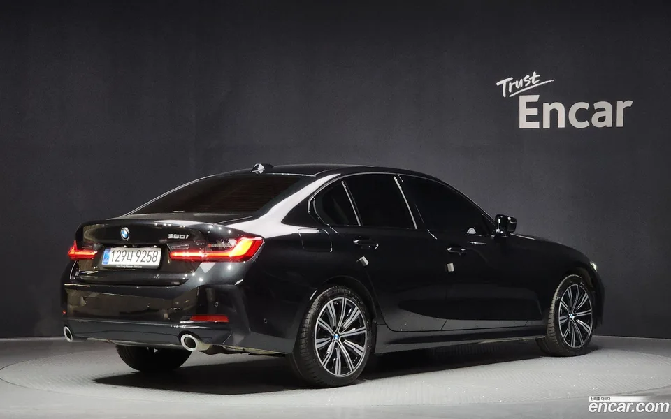 BMW 3 Series 320i 2025 — миниатюра 2