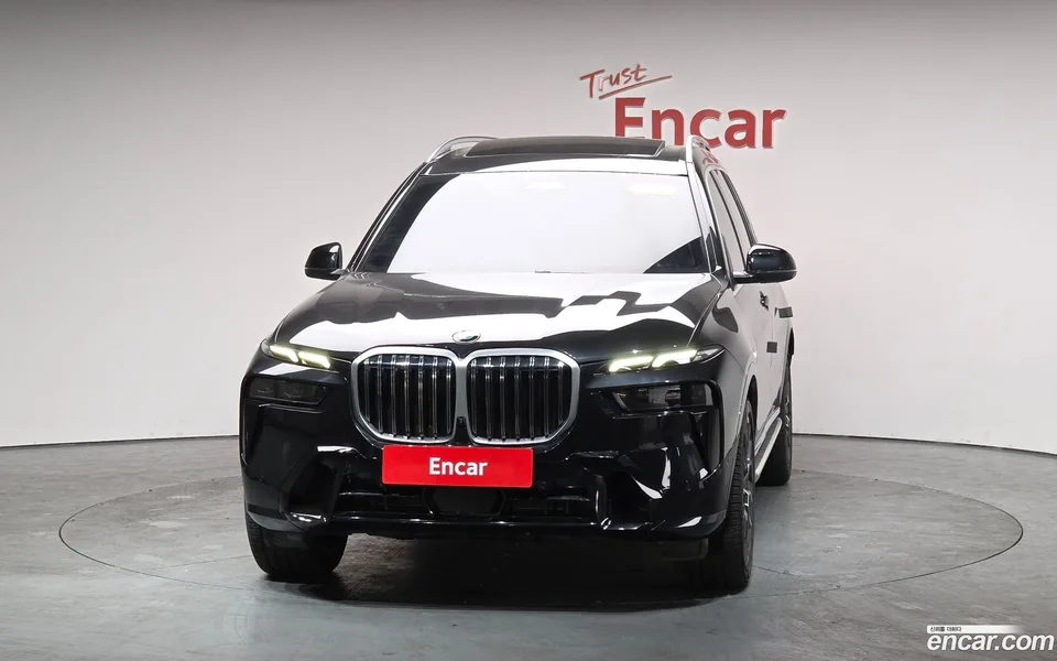 BMW X7 xDrive 40i M 6 2023 — миниатюра 3