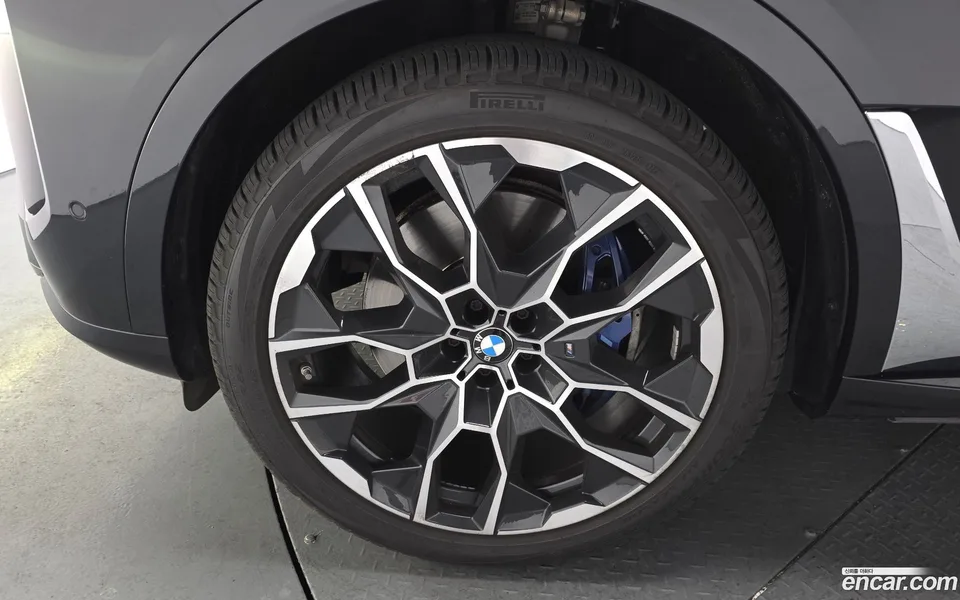 BMW X7 xDrive 40i M 6 2023 — миниатюра 5