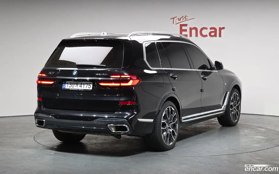 BMW X7 xDrive 40i M 6 2023 — миниатюра 2