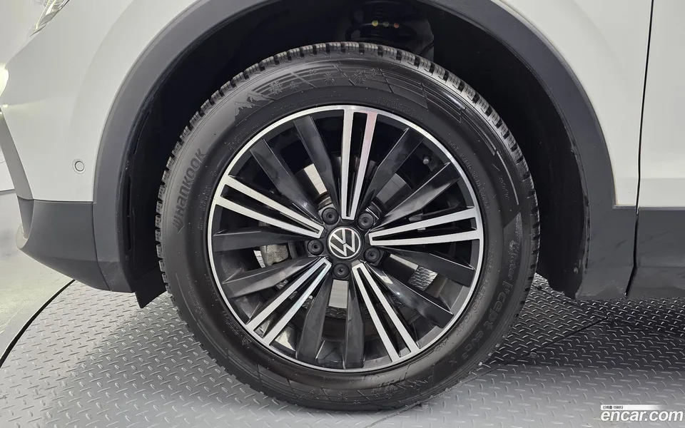 Volkswagen Tiguan 2.0 TDI 2024 — миниатюра 5