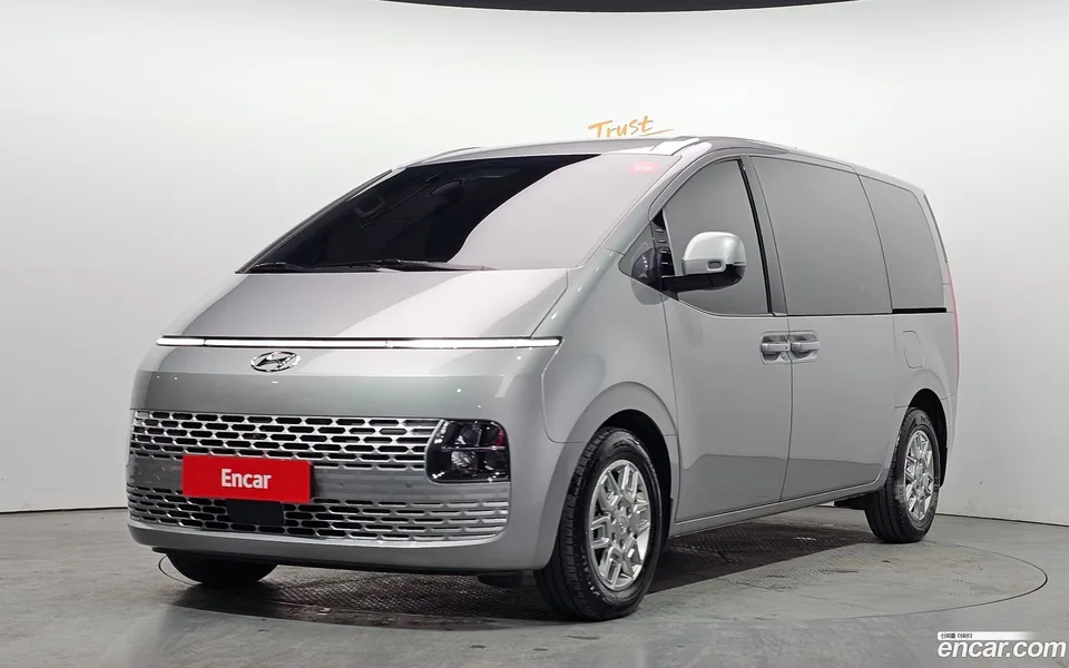 Hyundai Staria 3 2023 — фото 1, купить с доставкой в Москву