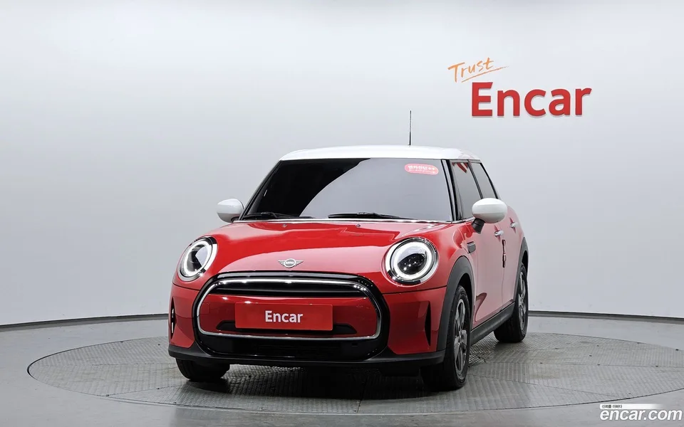 MINI Cooper 5 2022 — миниатюра 3
