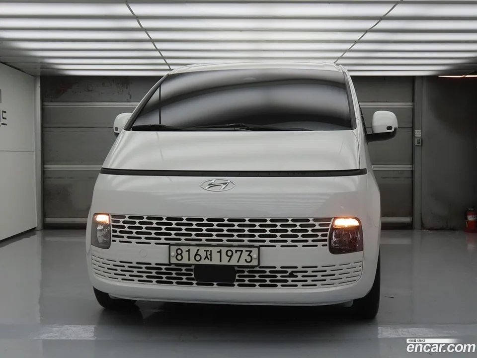 Hyundai Staria 5 2022 — миниатюра 2
