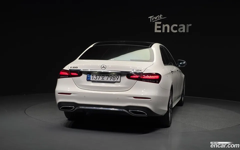 Mercedes-Benz E-Class E350 4MATIC AMG Line 2022 — миниатюра 4