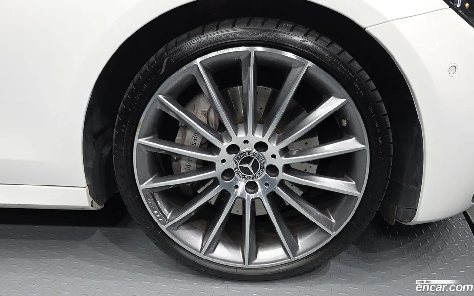 Mercedes-Benz E-Class E350 4MATIC AMG Line 2022 — миниатюра 5