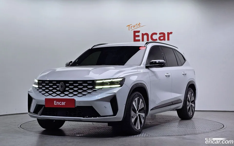 Renault Samsung Grand Koleos 1.5 E-TECH 2WD 2025 — фото 1, купить с доставкой в Москву